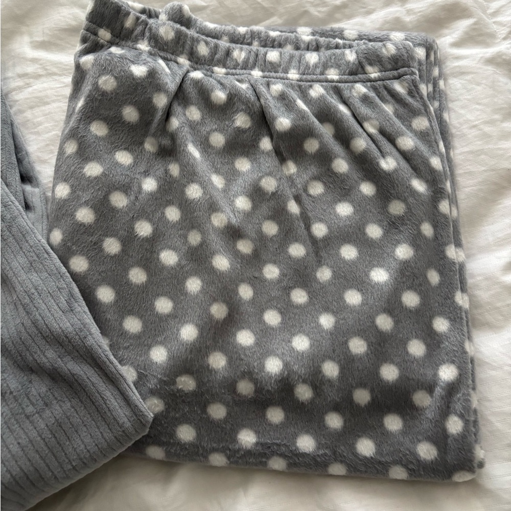 Croft & Barrow Gray Polka Dot Pajama Set - Picture 3 of 5